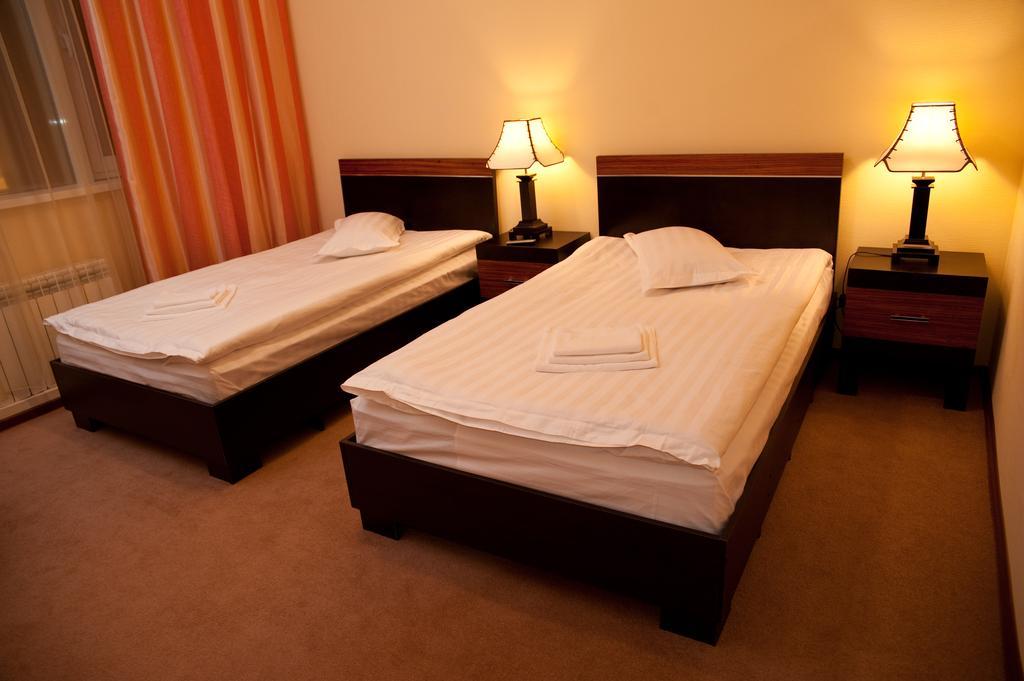 Artastana Hotel Phòng bức ảnh
